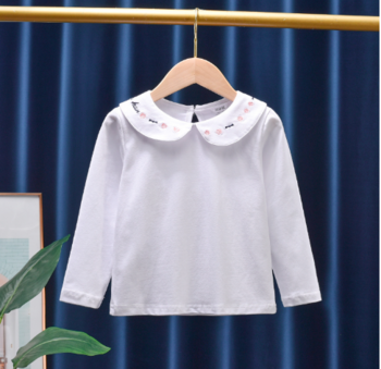 Свежа детска блуза за момичета в бял цвят с бродерия и дълъг ръкав 