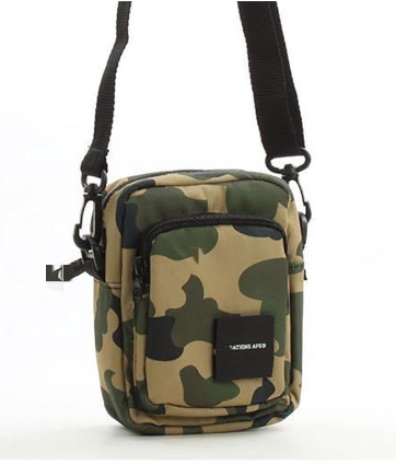 Modern férfi táska több zsebbel, négy színben