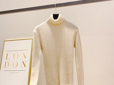 Pulover de dama cu guler inalt - model slim