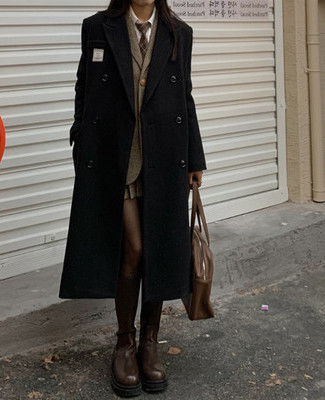 Μακρύ μοντέλο γυναικείο παλτό με τσέπη και κουμπιά