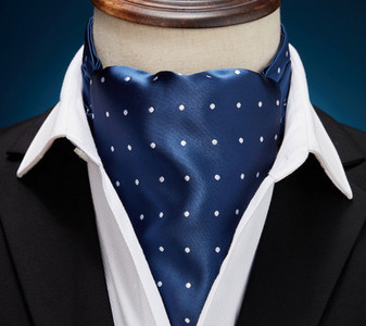 Μοντέρνο κασκόλ με σχέδια για άνδρες