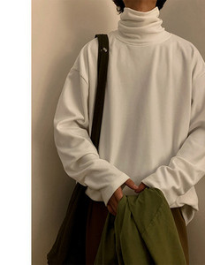 Ανδρικό πουλόβερ - με μακριά μανίκια