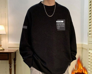 Plats vīriešu džemperis ar ovālu kakla izgriezumu