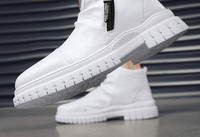 Φθινοπωρινές ανδρικές μπότες με μεταλλικό στοιχείο