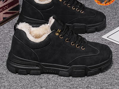 Χειμερινές μπότες με χοντρή σόλα και φόδρα