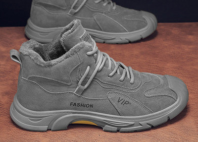 Ανδρικά χειμερινά παπούτσια με απλικέ