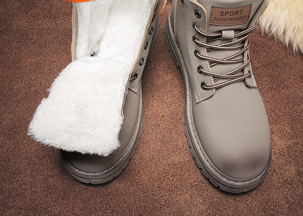 Ikdienas vīriešu zābaki trīs krāsās