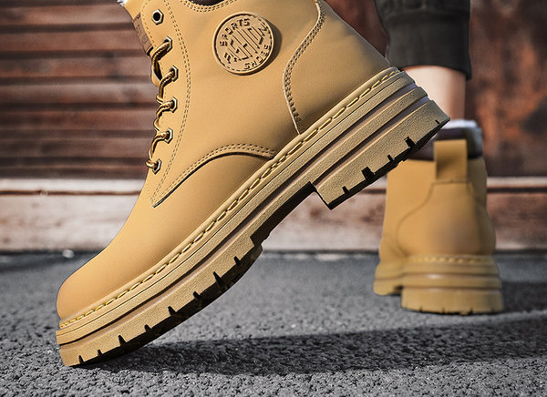 Ikdienas vīriešu zābaki trīs krāsās