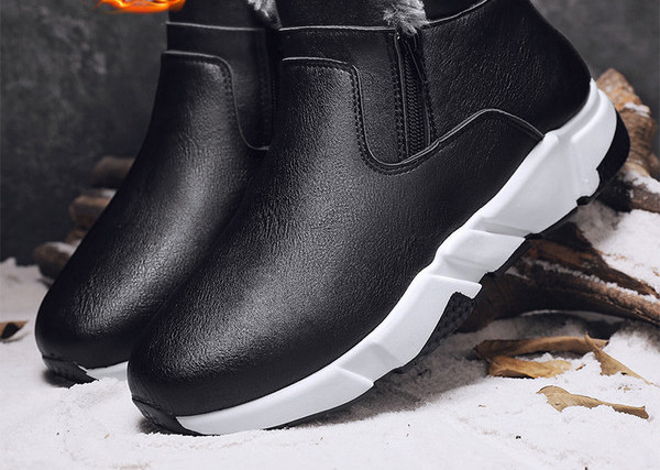 Čist model muških čizama sa toplom postavom