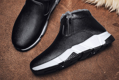 Vīriešu zābaki ar plakanu zoli