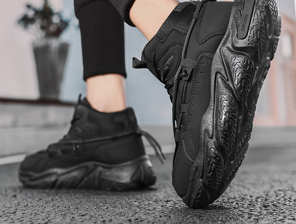 Muške zimske cipele od eko kože sa grubim đonom i vezicama