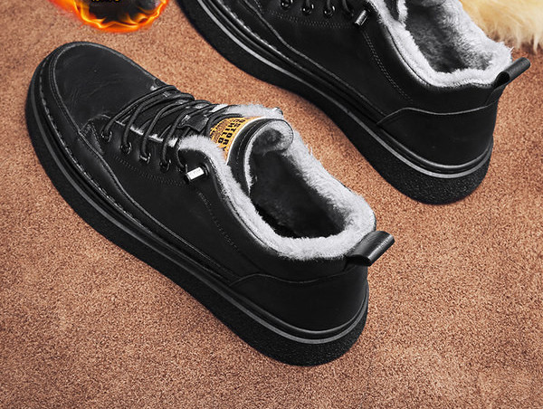 Χειμερινά ανδρικά μποτάκια με φόδρα και κορδόνια