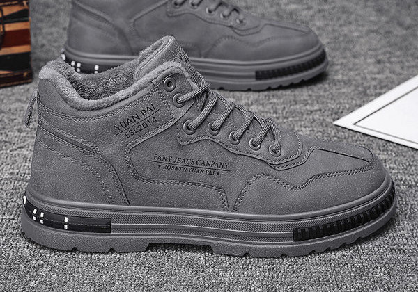 Vīriešu ziemas apavi ar uzrakstu