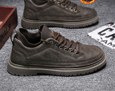 Vīriešu ziemas apavi no eko ādas ar plakanu zoli