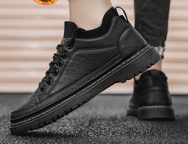 Vīriešu ziemas apavi no eko ādas ar plakanu zoli