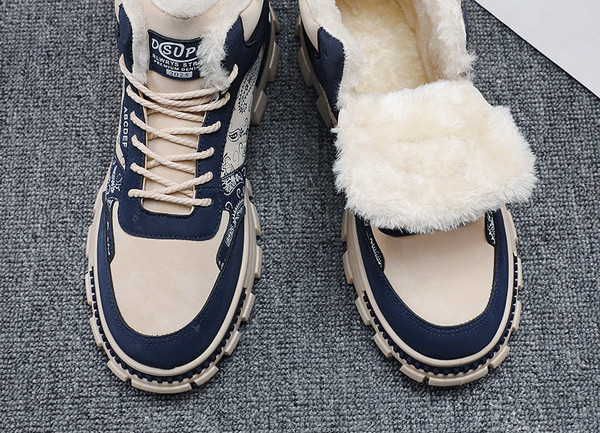 Ziemas apavi ar dūnu un aplikāciju