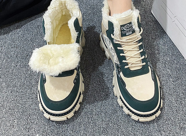 Ziemas apavi ar dūnu un aplikāciju