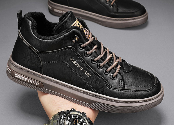 Ανδρικά παπούτσια με επίπεδη σόλα