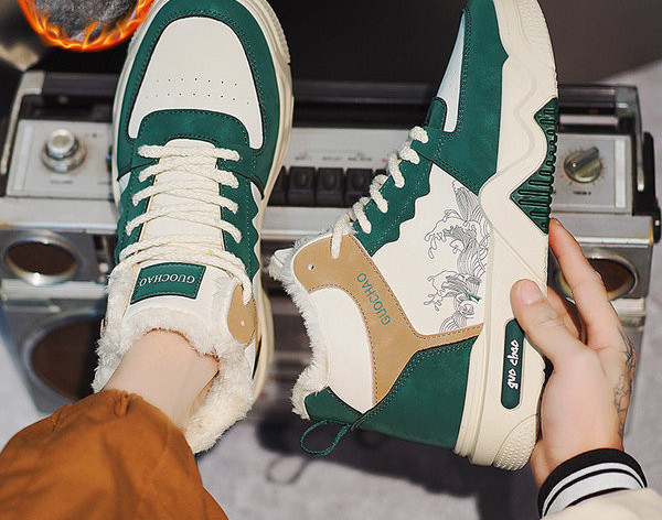 Χειμερινά ανδρικά μποτάκια με πουπουλένια φόδρα