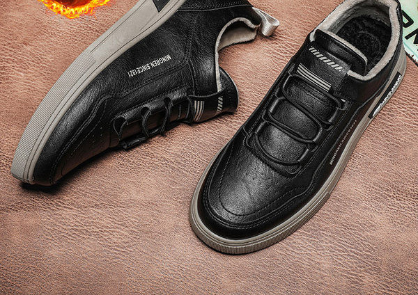 Muške zimske cipele od eko kože sa natpisom i toplom postavom