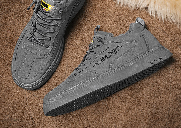 Ανδρικά παπούτσια casual με επιγραφή