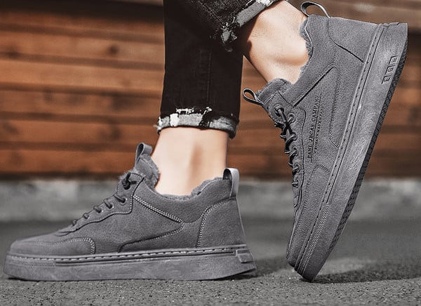 Ανδρικά παπούτσια casual με επιγραφή