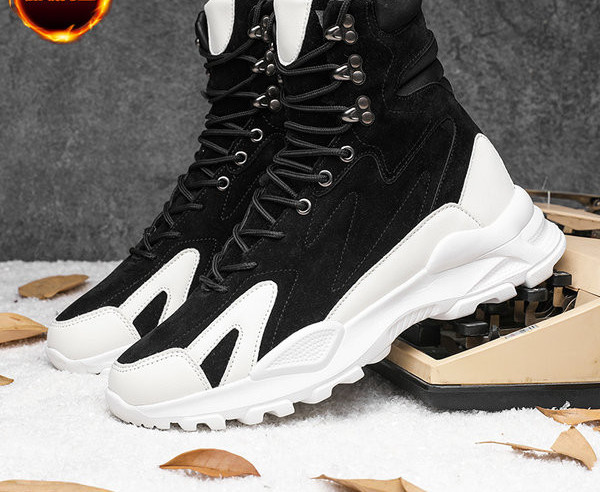 Muške zimske čizme s vezicama i postavom