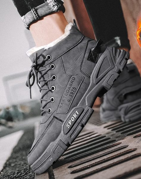 Χειμερινά ανδρικά παπούτσια με ζεστή φόδρα και επιγραφή