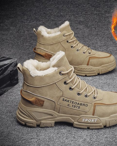Χειμερινά ανδρικά παπούτσια με ζεστή φόδρα και επιγραφή