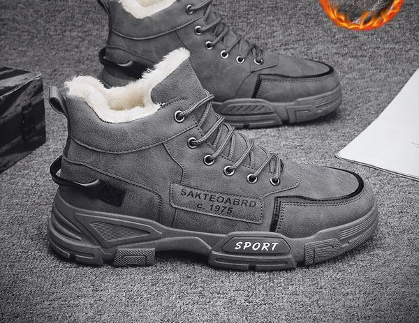 Χειμερινά ανδρικά παπούτσια με ζεστή φόδρα και επιγραφή