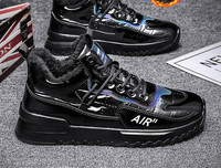 Zimske muške čizme s vezicama i postavom