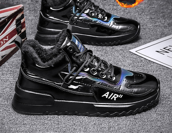 Zimske muške čizme s vezicama i postavom