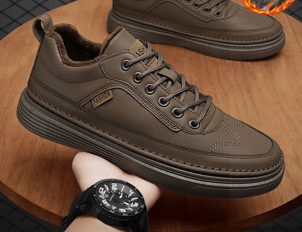 Χειμερινά ανδρικά παπούτσια με φλις φόδρα και επιγραφή