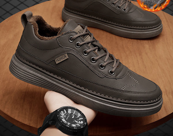 Χειμερινά ανδρικά παπούτσια με φλις φόδρα και επιγραφή