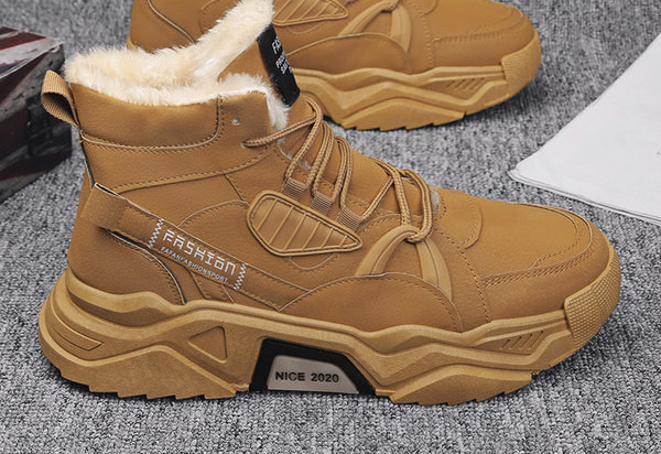 Vīriešu ziemas apavi - ar šņorēm un uzrakstu