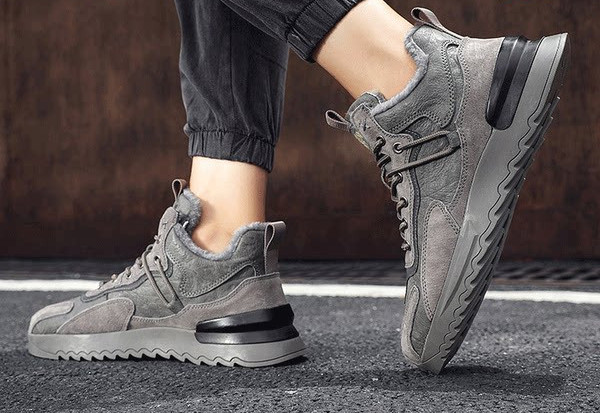 Ανδρικά χειμερινά παπούτσια - με επίπεδη σόλα και κορδόνια