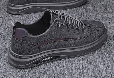 Έκο δερμάτινα ανδρικά αθλητικά παπούτσια με επιγραφή