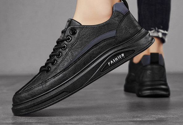 Έκο δερμάτινα ανδρικά αθλητικά παπούτσια με επιγραφή