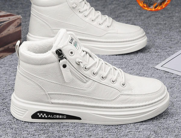 Vīriešu ādas apavi ar siltu oderi, logotipu un šņorēm