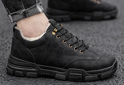 Ανδρικά sneakers με γράμματα και κορδόνια