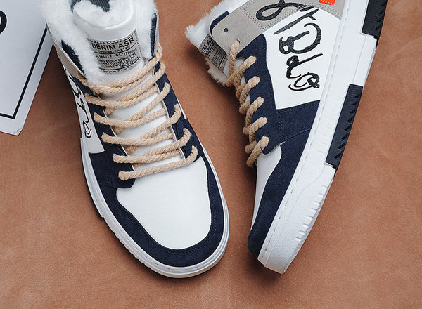 Ανδρικά παπούτσια με εσωτερική επένδυση και κορδόνια