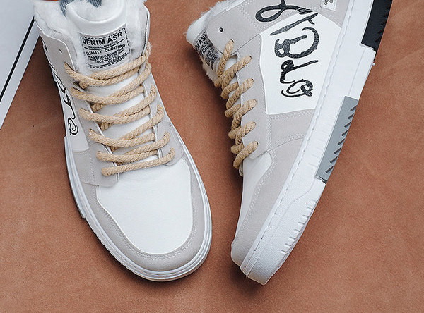 Ανδρικά παπούτσια με εσωτερική επένδυση και κορδόνια