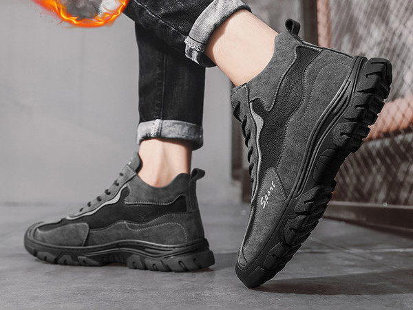 Χειμερινά ανδρικά μποτάκια με πουπουλένια φόδρα