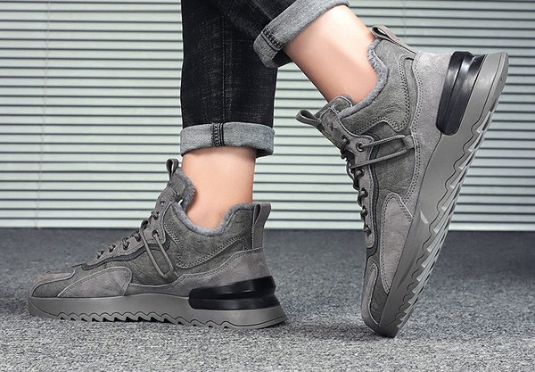 Muške zimske cipele s toplom postavom i visokim potplatom