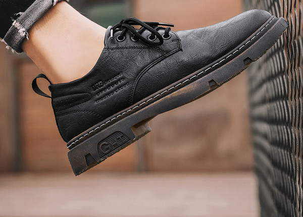 Muške kožne cipele s postavom