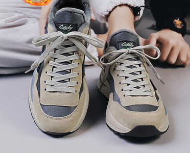 Ανδρικά χειμερινά αθλητικά παπούτσια με επιγραφή και ζεστή φόδρα