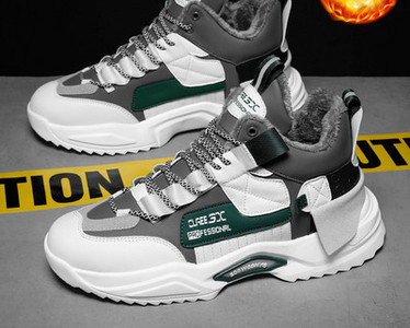 Podstavljene muške zimske čizme s vezicama