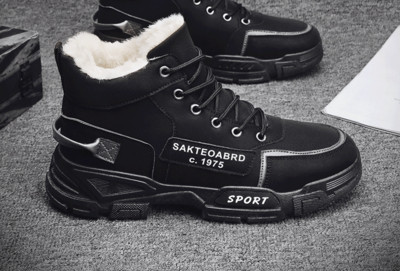 Ανδρικά sneakers με φόδρα και κορδόνια