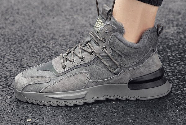 Ανδρικά sneakers με φόδρα και κορδόνια