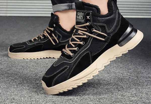 Ανδρικά sneakers με φόδρα και κορδόνια